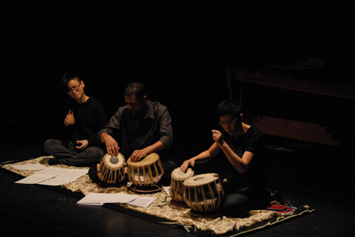 Margie's Recital at Hong Kong Arts Centre 2009, Guess performers: Dr. Tareef Hayat KHAN( Tabla), Ms Ho Yi-on (Percussion)